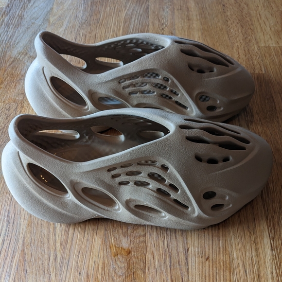 Yeezy Foam RNNR - Ochre - Picture 5 of 6